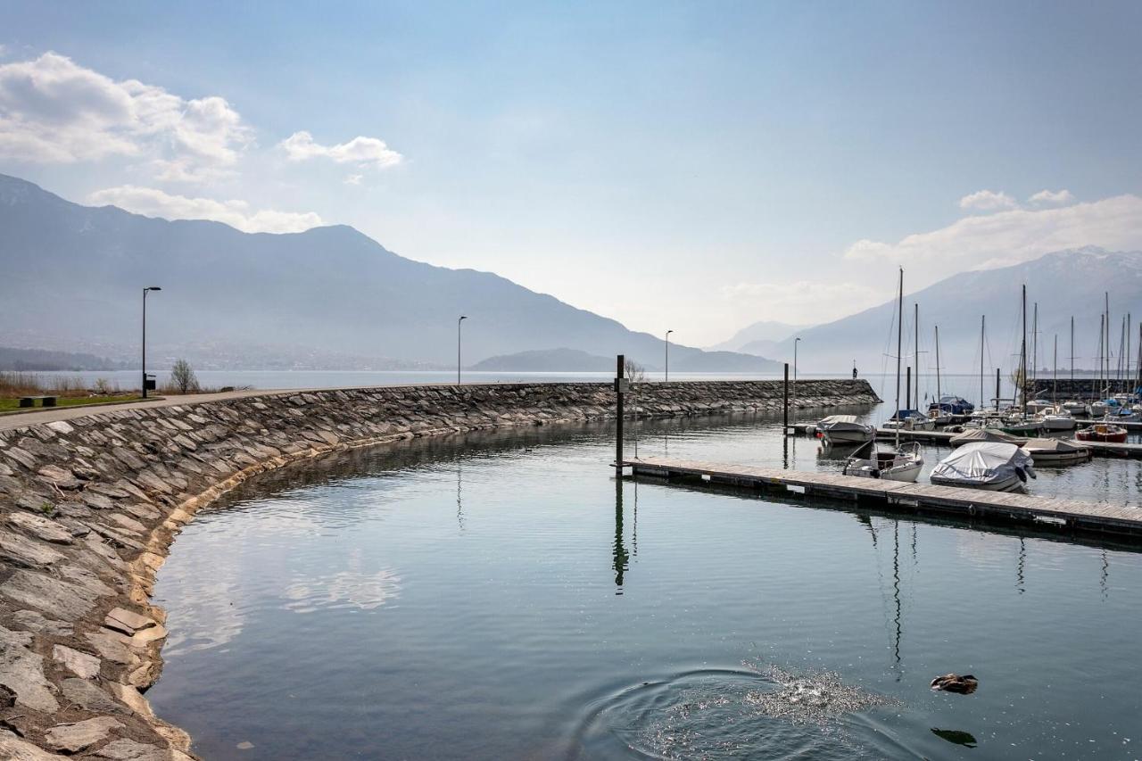 Yellow Lake View By Halldis Gera Lario Esterno foto